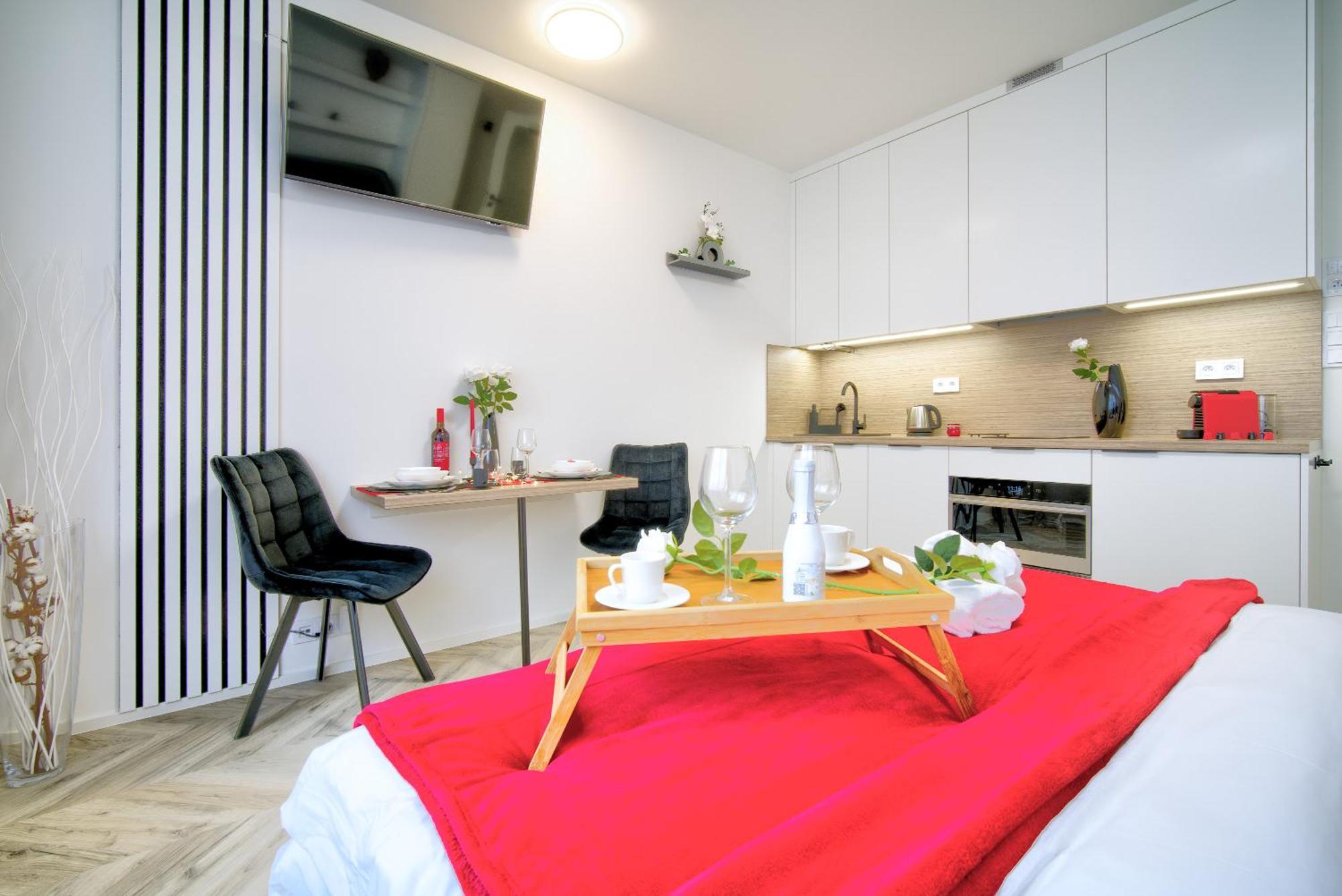 City Relax Apartments With Free Parking, 10 Mins Walk To City Centre เบอร์โน ภายนอก รูปภาพ