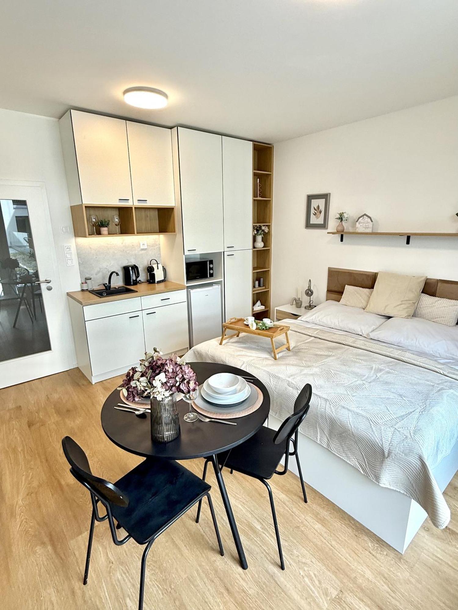 City Relax Apartments With Free Parking, 10 Mins Walk To City Centre เบอร์โน ภายนอก รูปภาพ